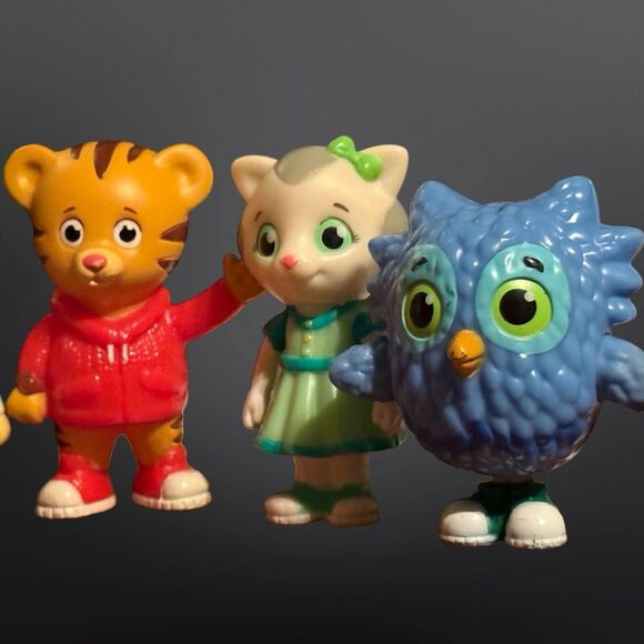 Daniel Tiger's Neighborhood Pacific Action Figure Set 6Pc Owl Prince Wednesday B - Picture 9 of 11